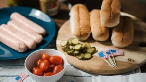 Alimentos que los perros pueden comer y cuáles debes evitar siempre